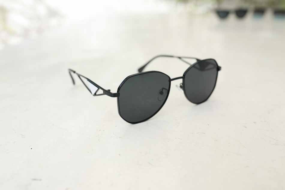 PEARL LUXE EYEWEAR