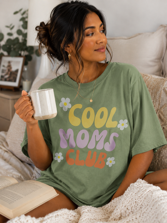 COOL MOMS CLUB TSHIRT
