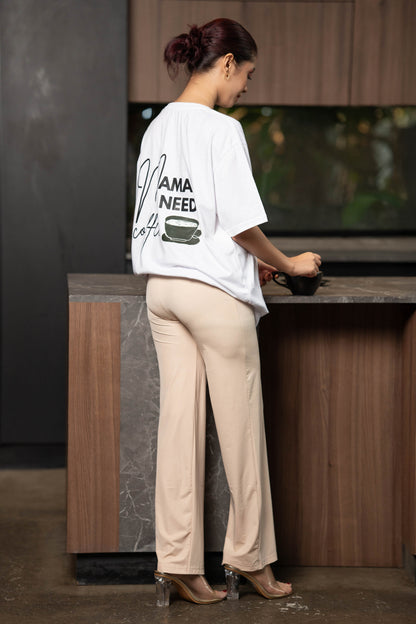 MAMA NEEDS ; SLOGAN T-SHIRT